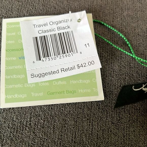 Vera Bradley Classic Black Travel Wallet NWT - Picture 4 of 5